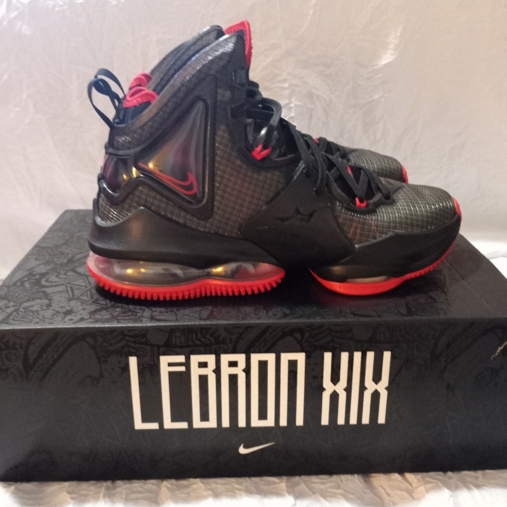 Nike Lebron XIX (GS) 6Y(7.5 women's)